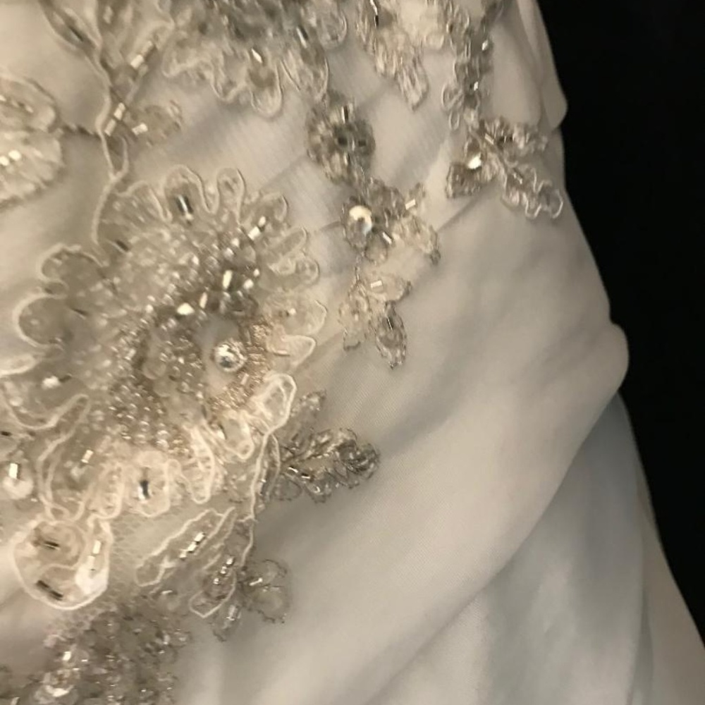 BRIDAL - Picture 3 of 4